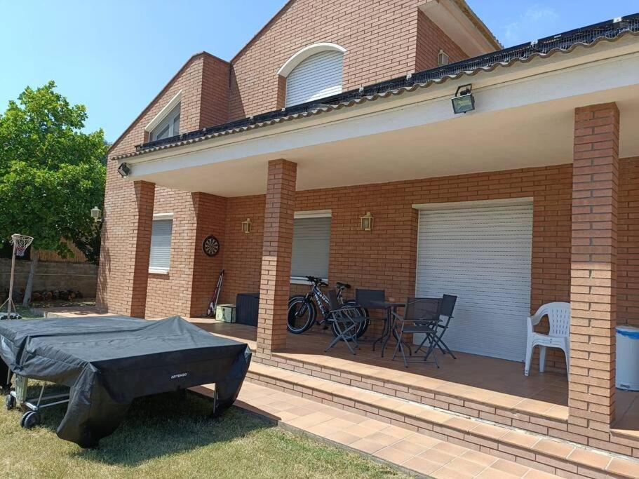 Casa Con Jardin Y Piscina Privada. Villa Santa Eulalia de Ronsana Exterior photo